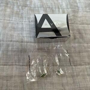 AVON 925 STERLING SILVER AVENTURINE LEAF PENDANT NECKLACE and Earrings NEW BOX